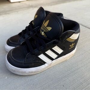 Adidas high top black sneakers 7C